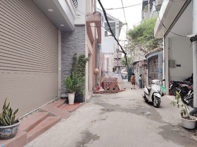 Bán nhà ở ô cách việt hưng ngõ oto vào sát mặt phố 64m xây 5 tầng mặt tiền: 5m 10 tỷ 9 0