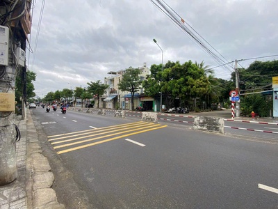 Bán nhà mặt tiền lê hồng phong , nha trang . diện tích 130m bán 10,5 tỷ em hồng 1