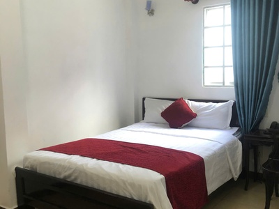 Bán khách sạn đẹp đường nguyễn thiện thuật  dt 100m  giá bán: 35 tỷ lh e thành hồng 1