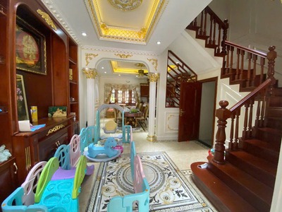 Cần bán 75m2, lưu không 25m, nhà 5 tầng tại tổ 5 Giang Biên. Đỗ ô tô trước cửa, view cực thoáng 0
