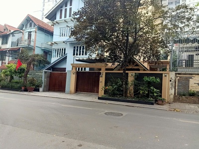 Cho thuê biệt thự Mỹ Đình 2 200m2 4 tầng full nội thất giá 50 triệu 0