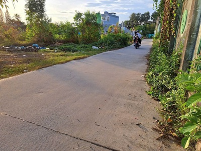 200m2 thổ hẻm khu vực 4, thị trấn Đức Hòa giá 1,05 tỷ 0