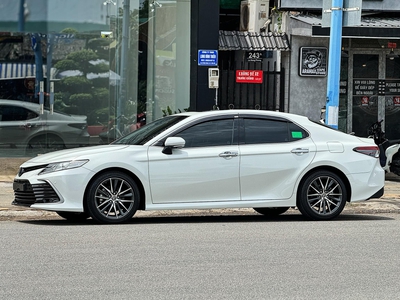 Bán xe Toyota Camry 2.5Q 2024, màu trắng. 2