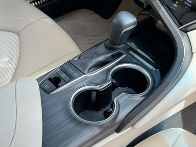 Bán xe Toyota Camry 2.5Q 2024, màu trắng. 10