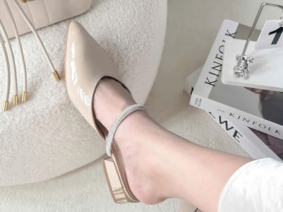 Sục nữ mũi nhọn quai đính đá siêu cấp Quốc Định 2