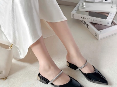 Sục nữ mũi nhọn quai đính đá siêu cấp Quốc Định 5