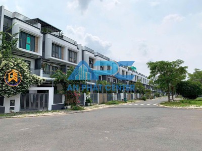 Chính chủ cần bán căn nhà phố đông tăng long tp. thủ đức 100m2, 7.6 tỷ 1