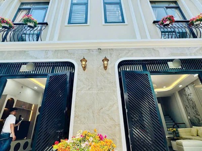 Nhà 1 trệt 2 lầu trung tâm Thủ Dầu Một Giá chỉ 2.1 tỷ, sổ hồng riêng 0