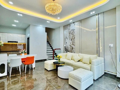 Nhà 1 trệt 2 lầu trung tâm Thủ Dầu Một Giá chỉ 2.1 tỷ, sổ hồng riêng 2