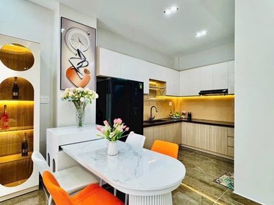 Nhà 1 trệt 2 lầu trung tâm Thủ Dầu Một Giá chỉ 2.1 tỷ, sổ hồng riêng 4