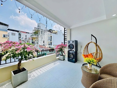 Nhà 1 trệt 2 lầu trung tâm Thủ Dầu Một Giá chỉ 2.1 tỷ, sổ hồng riêng 10