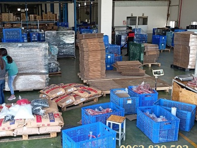 Chào bán rổ nhựa công nghiệp loại lớn có bánh xe và nắp đậy giá tốt. 15