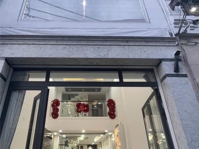 Ôtô ngay cửa,sát trần hưng đạo q5,68m,5tầng 6pn, nội thất xịn, chỉ 13.3 tỷ tl 0