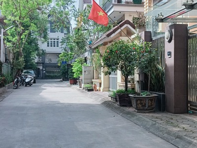 Siêu phẩm nhà phân lô cán bộ hoàng quốc việt, cầu giấy, mặt tiền 6.8m, 4 tầng, 35 tỷ 1
