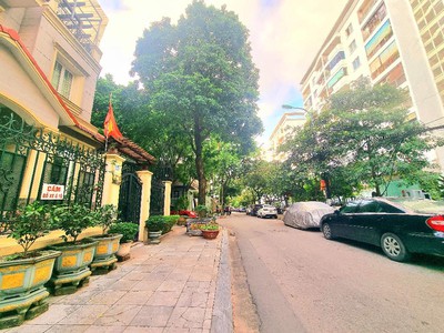 Bán biệt thự lạc long quân, tây hồ - 435m2 - full sổ đỏ 0