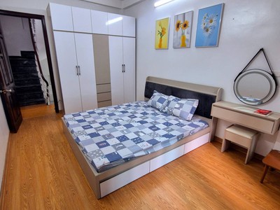 Chính chủ bán gấp nhà ngõ rộng  57  chính kinh,thanh xuân. dt 35m2   5 tầng. 6,35 tỷ. 2