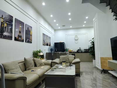 Văn cao nguyễn đình thi - 1 nhà ra phố, ô tô dừng đỗ, nhà đẹp ở ngay, mặt tiền 5m vuông đẹp, chỉ 2