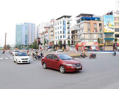 Đất kim cương mặt phố nguyễn văn huyên, dt 400m2, mặt tiền 8-15m, giá chưa đến 200 cây vàng 9999 3