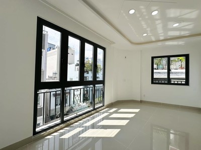 Nhà mặt phố nguyễn hoàng, 78m  x 8 tầng thang máy, vỉa hè siêu rộng, 2 mặt ô tô, trung tâm nam từ 2