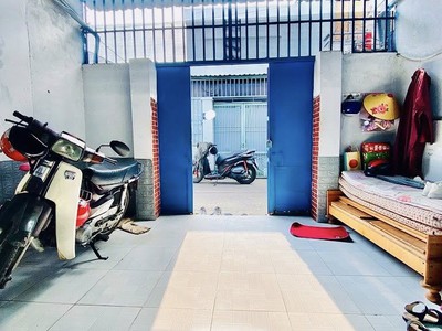 Nhỉnh 4 tỷ nhà c4 65m - giáp aeon tân phú - hẻm xe hơi 7c thẳng 1 trục 2