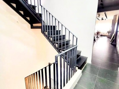 Tòa nhà 4 tầng kinh doanh đỉnh -mặt phố lý thường kiệt -giá chỉ 12,99 tỷ . 2