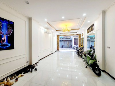 Nhà đẹp hoàng cầu, 7 tầng, thang máy, sổ vuông, ô tô đỗ cửa 0