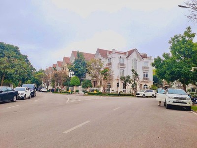 Biệt thự song lập anh đào vinhomes riverside - long biên - không gian sống đẳng cấp của giới thượng 4