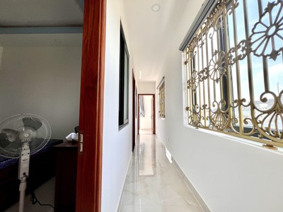 Nhà góc 2 mặt tiền   4 tầng   đường số 8 linh trung   sân ô tô   gần công viên   sổ riêng 2