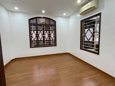 Chính chủ cần  bán nhà tân mai lô góc ô tô nhỏ đô cổng, 28m2, 5 tầng, giá 6 tỷ 2
