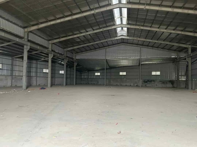 Cho thuê nhà kho 660m2 gần bến xe, sẵn điện, giá chỉ 30 triệu 0