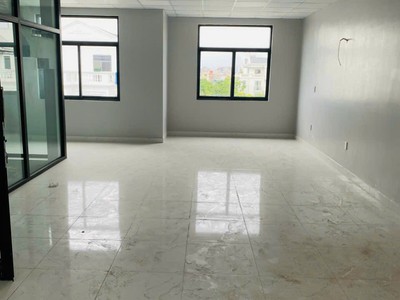 Cho thuê văn phòng tầng 2 80m2 tại Vinhomes Marina 0
