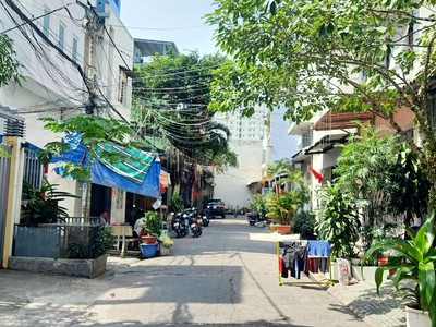 Cần bán gấp nhà 1 trệt 2 lầu ngay chợ tân hương, 49m2 tân quý, q.tp 0