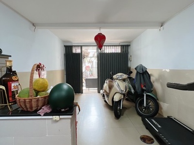 Hiêm nha nhà ngang lớn có đến 5 phòng- hẻm xe 3 gác - khu dân cư hiện hữu- đi lại các đ. tôn thất 3