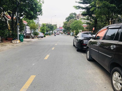 Bán nhà nhà khu gia hòa , đường nguyễn đình thi, phước long b, thủ đức,22,5 tỷ,dt:140m2 7x20 3