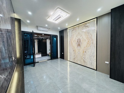 Bán nhà -phố tôn đức thắng-3tầng -nhà đẹp ở ngay-2 mặt thoáng ô tô đỗ cổng 3