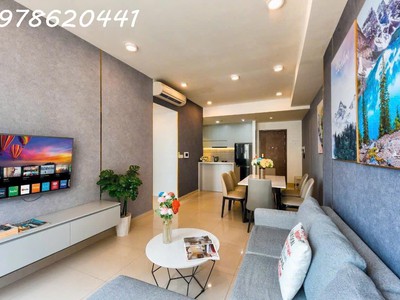 Cho thuê căn hộ chung cư cao cấp the tresor bến vân đồn quận 4, tầng cao có ban công 1