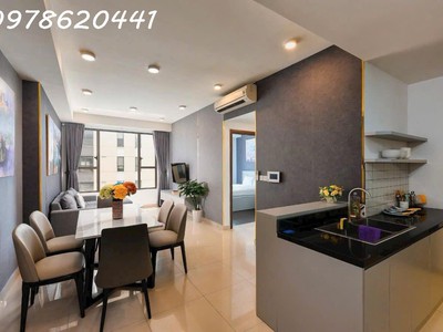 Cho thuê căn hộ chung cư cao cấp the tresor bến vân đồn quận 4, tầng cao có ban công 4