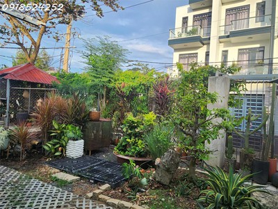 Bán ngôi nhà khu vườn cấp 4 tại q.2, bình trưng đông, 240m2 2