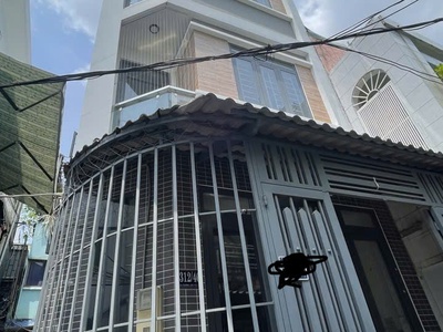 Âu dương lân phường 3 q8 , lô gốc , 4 lầu  ngang 4,3 chỉ 6,2 tỷ 0