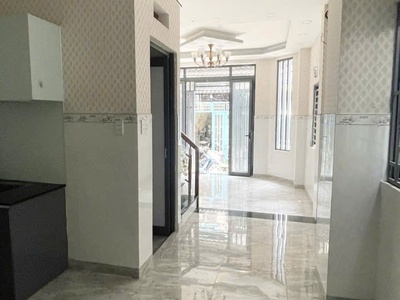 Âu dương lân phường 3 q8 , lô gốc , 4 lầu  ngang 4,3 chỉ 6,2 tỷ 2