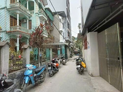 Phú thượng - đất đẹp vuông - cách ubnd vài trăm m - ngõ 3.1-3.9m 1