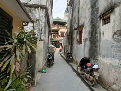 Phú thượng - đất đẹp vuông - cách ubnd vài trăm m - ngõ 3.1-3.9m 0