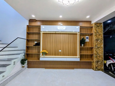 Hoàng cầu - ô tô vào nhà, kinh doanh, sát hồ - 15.2 tỷ - sau qh ra mặt phố, cực hiếm 2