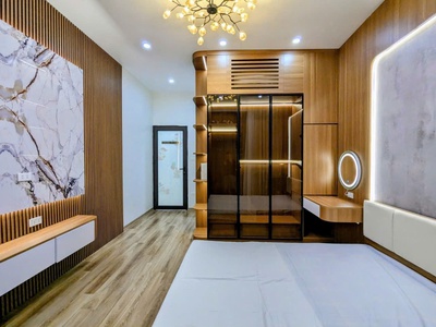 Hoàng cầu - ô tô vào nhà, kinh doanh, sát hồ - 15.2 tỷ - sau qh ra mặt phố, cực hiếm 4