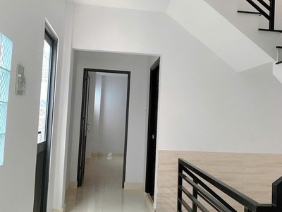 Tân bình c12 nhà ga t3, 68m2 chỉ 6.x tỷ, 3 tầng 4pn hẻm rộng xe hơi 4
