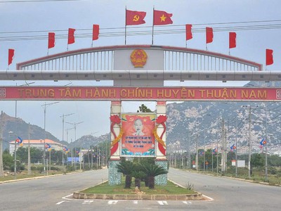 Bán lô đất đẹp   mặt tiền đường 40m   giá cực tốt chỉ 965 triệu    diện tích: 150m   6m x 25m 0