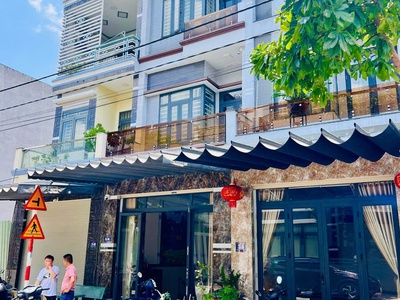 Bán Gấp Nhà Phố Cao Cấp KDC Lê Phong Dĩ An Giá Siêu Tốt 1