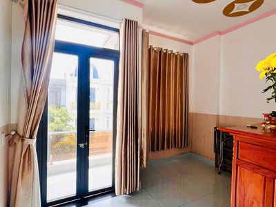 Bán Gấp Nhà Phố Cao Cấp KDC Lê Phong Dĩ An Giá Siêu Tốt 4