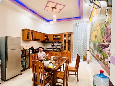 Bán Gấp Nhà Phố Cao Cấp KDC Lê Phong Dĩ An Giá Siêu Tốt 5