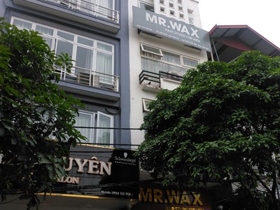 Cho thuê nhà 5 tầng x 30m2 mặt đường Hồ Sen đối diện KaFa Cafe 0